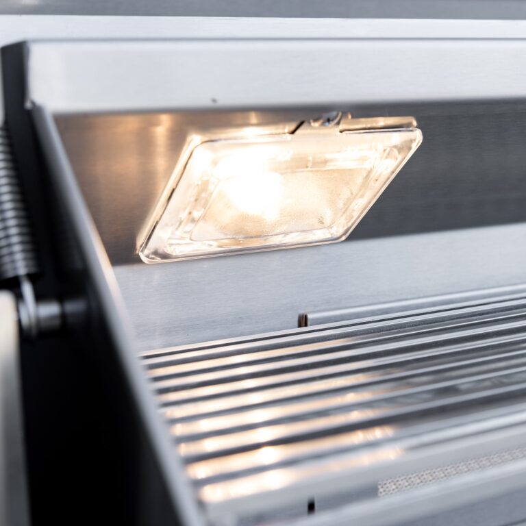TRL Pro 32″ Built-In Grill, Natural Gas